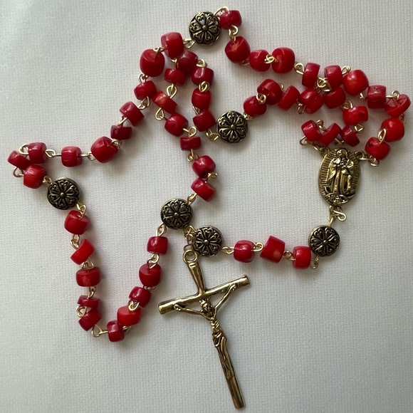 Rosary Heirloom hand turned each bead Red/gold First Communion or Confirmation - Picture 2 of 7